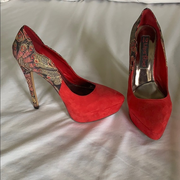 2 Lips Too Red pumps - Picture 4 of 4
